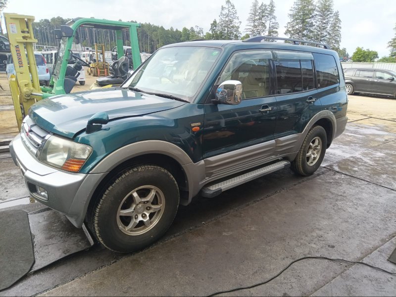 Крыло Mitsubishi Pajero V75W 6G74 2000 переднее левое