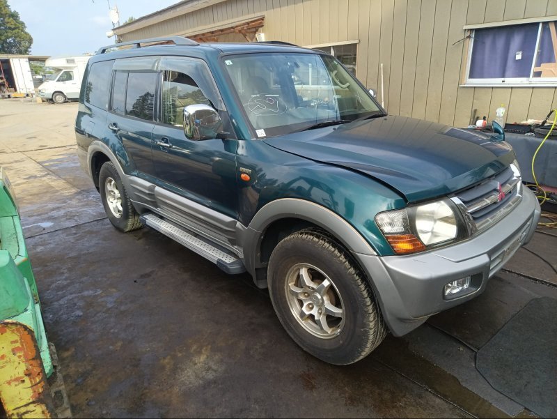 Крыло Mitsubishi Pajero V75W 6G74 2000 переднее правое