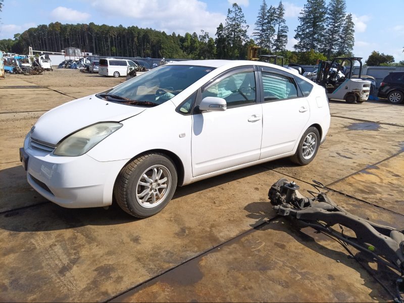 Крыло Toyota Prius NHW20 1NZ-FXE 2004 переднее левое