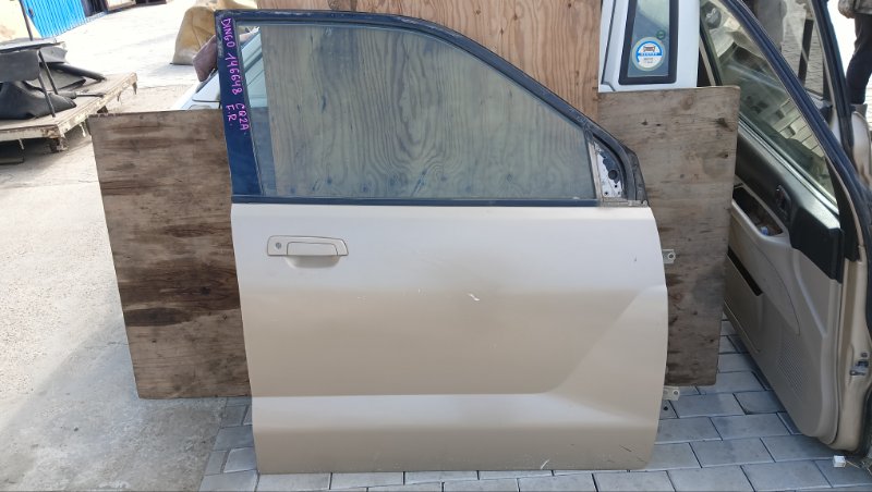 Дверь Mitsubishi Mirage Dingo CQ2A 4G15 2000 передняя правая