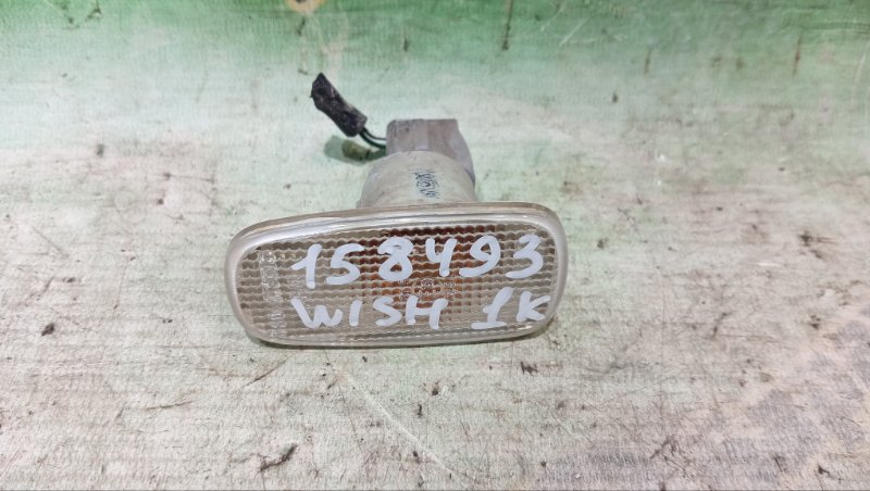 Повторитель в крыло Toyota Wish ZNE10 1ZZ-FE 2006 передний правый