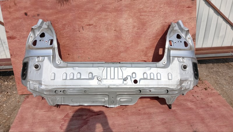Rear cut Toyota Vitz SCP10 1SZ-FE 1999