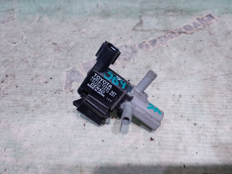Вакуумный клапан Toyota Isis ZNM10 1ZZ-FE 2007