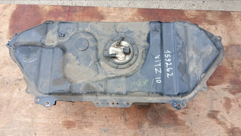 Бак топливный Toyota Vitz SCP10 1SZ-FE 1999