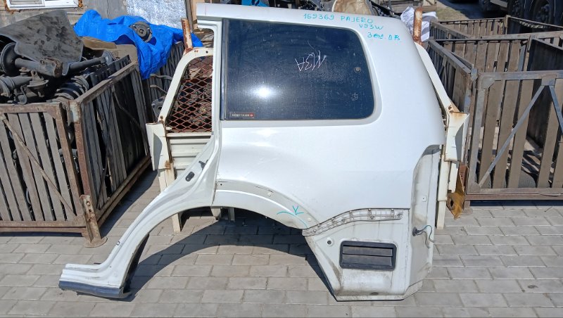 Крыло Mitsubishi Pajero V93W 6G72 2008 заднее левое