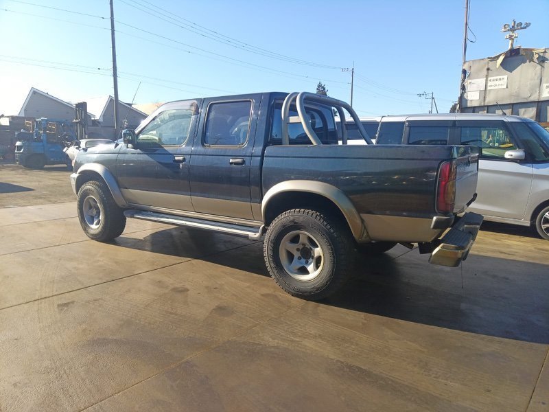 Кузов Nissan Datsun FMD22 KA24(DE) 2001