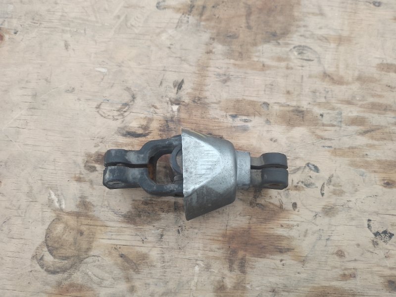Рулевой карданчик Toyota Progres JCG10 1JZ-GE 1998