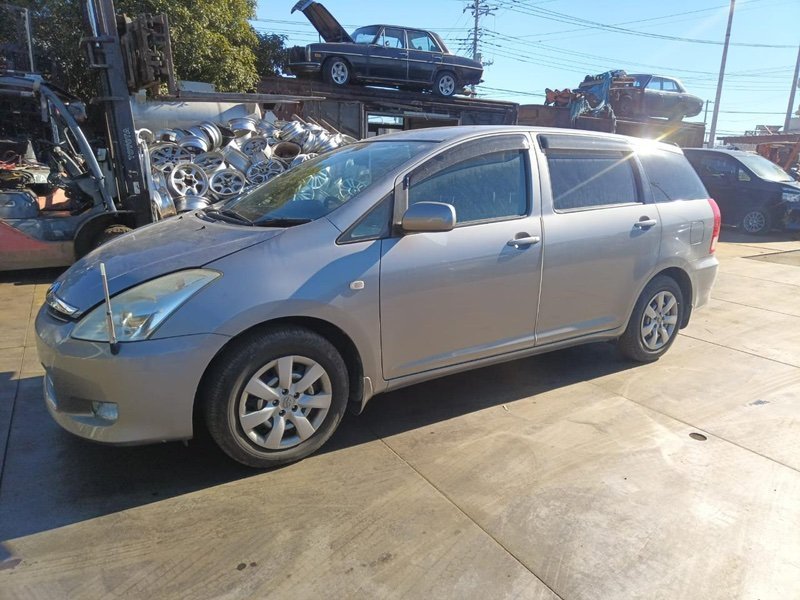 Крыло Toyota Wish ZNE10 1ZZ-FE 2007 переднее левое