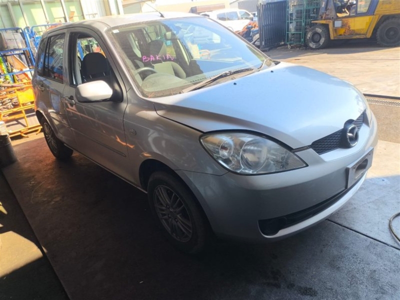 Крыло Mazda Demio DY3W ZJ 2006 переднее правое