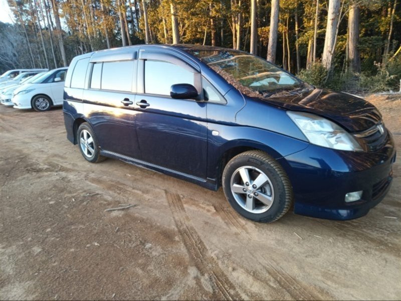 Крыло Toyota Isis ZNM10 1ZZ-FE 2006 переднее правое