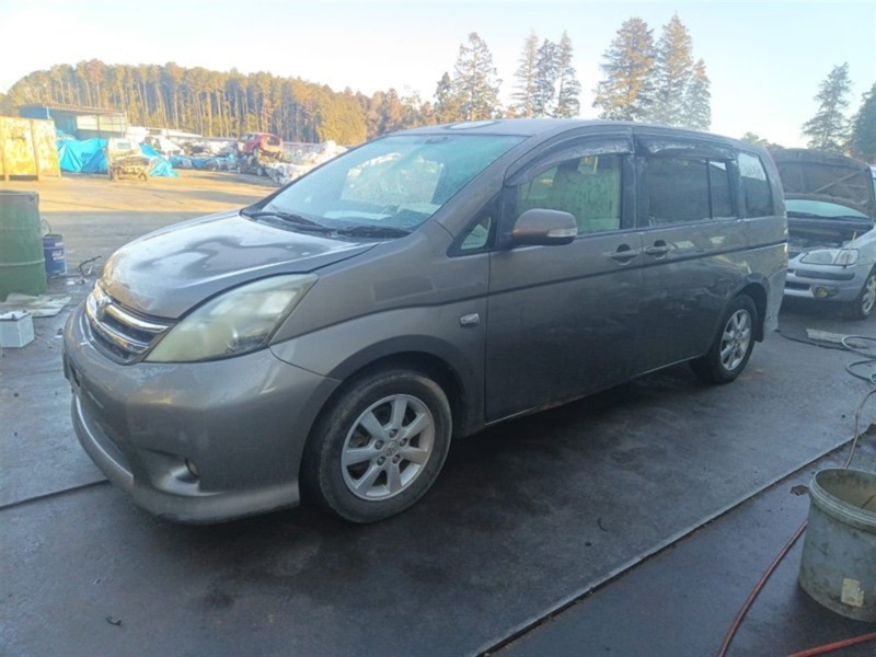Крыло Toyota Isis ZNM10 1ZZ-FE 2008 переднее левое