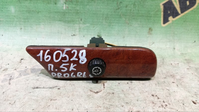 Кнопка Toyota Progres JCG10 1JZ-GE 1998