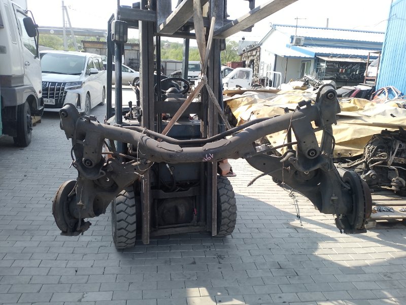 Балка Mitsubishi Chariot Grandis N86W 6G72 1999 задняя