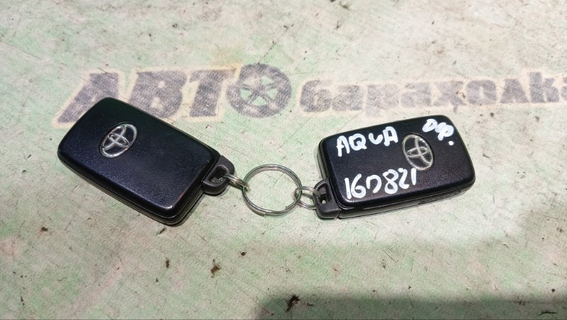 Ключ зажигания Toyota Aqua NHP10 1NZ-FXE 2012
