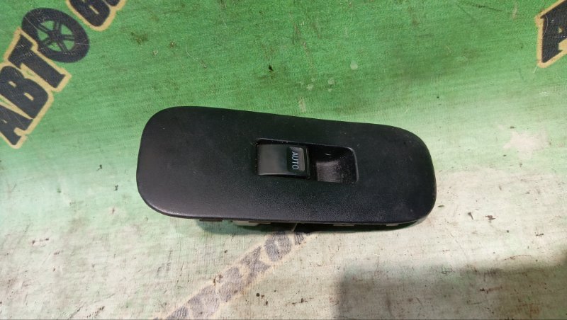 Кнопка стеклоподъемника Toyota Progres JCG10 1JZ-GE 1998 передняя левая