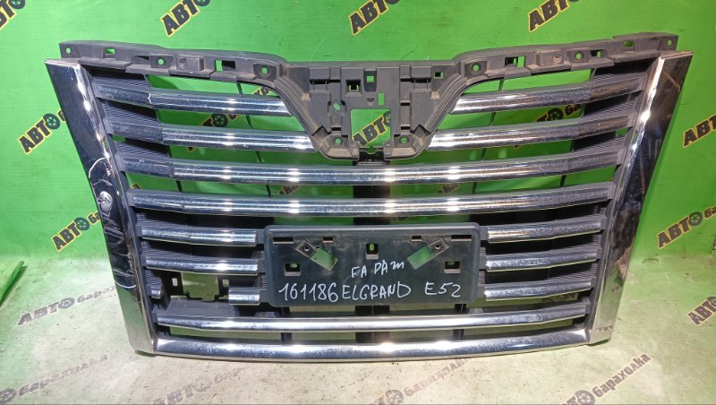 Решетка радиатора Nissan Elgrand E52