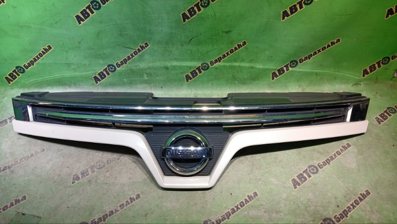 Решетка радиатора Nissan Elgrand E52