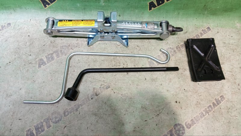 Поддомкратник TOYOTA COROLLA SPACIO NZE121 1NZ-FE 2002 (б/у)