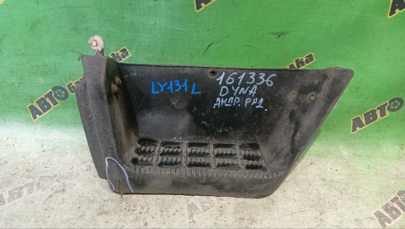 Подножка TOYOTA DYNA LY131 левая (б/у)