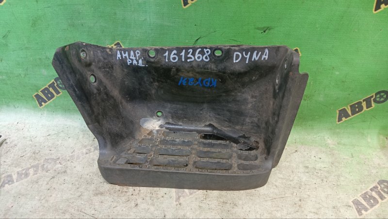 Подножка TOYOTA DYNA KDY231 правая (б/у)