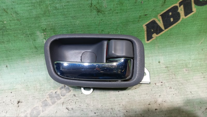 Ручка двери внутренняя TOYOTA CROWN MAJESTA JZS155 2JZ-GE 1996 передняя правая (б/у)