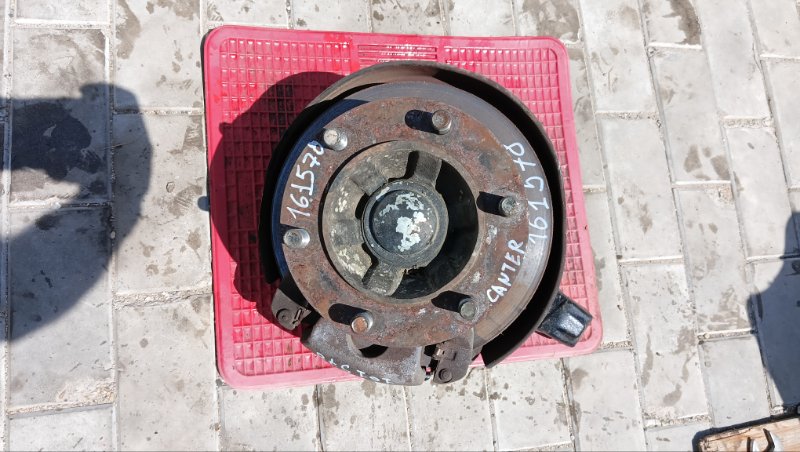Ступица MITSUBISHI CANTER FB501B 4M40 передняя левая (б/у)