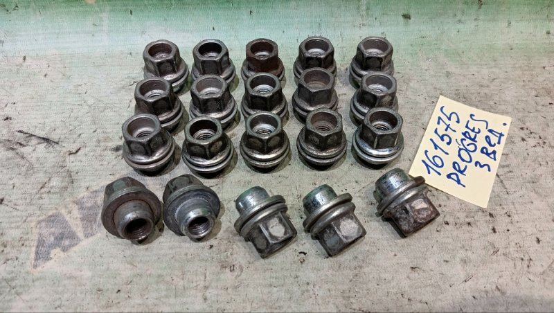 Гайка на колесо TOYOTA PROGRES JCG10 1JZ-GE 1998 (б/у)
