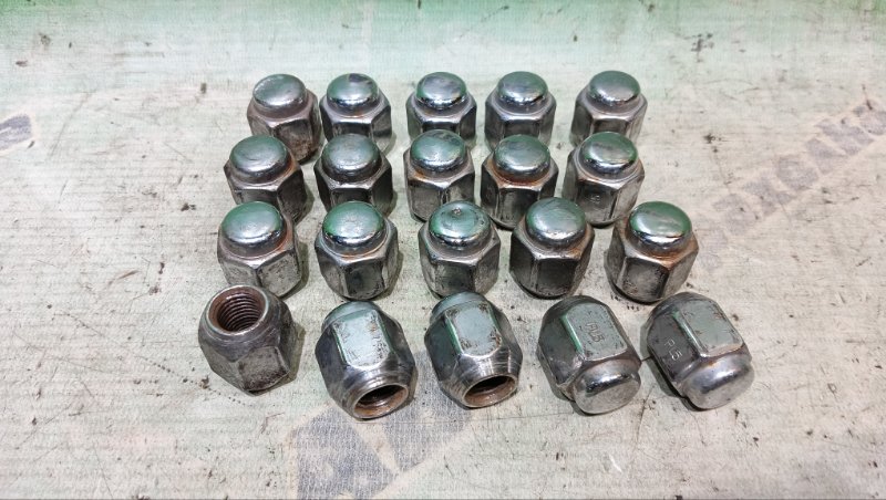 Гайка на колесо TOYOTA ISIS ZNM10 1ZZ-FE 2006 (б/у)