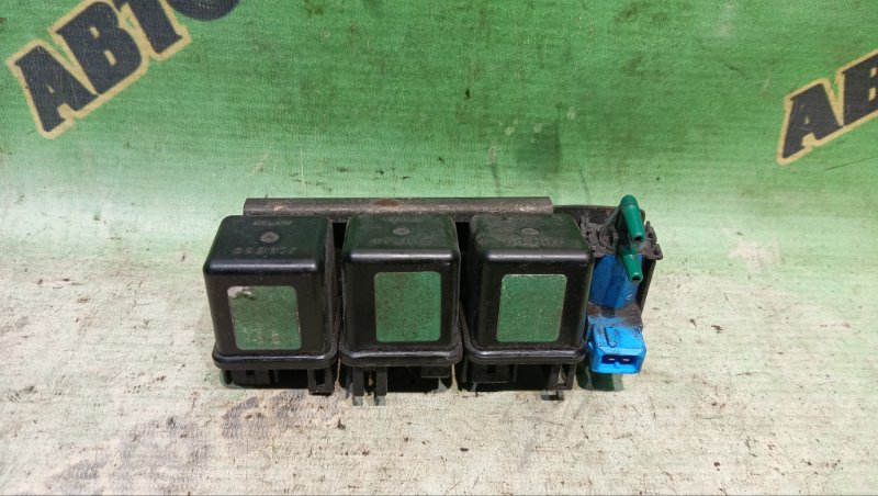 Реле Isuzu Bighorn UBS69GW 4JG2 1994