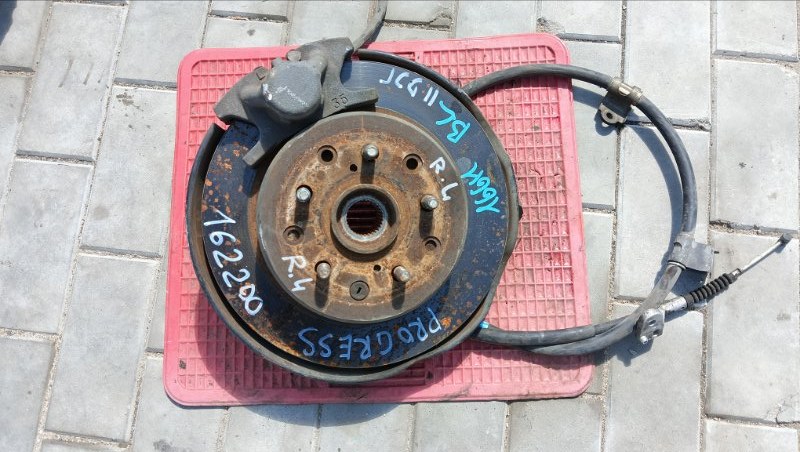 Ступица TOYOTA PROGRES JCG11 2JZ-FSE 2005 задняя левая (б/у)
