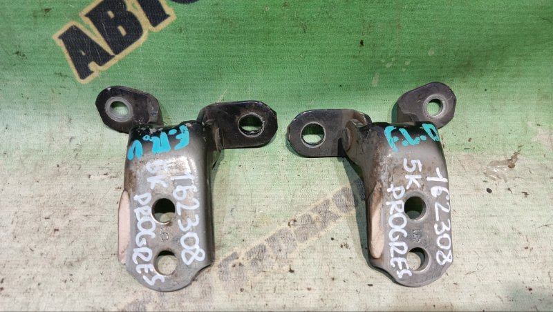 Петля дверная TOYOTA PROGRES JCG11 2JZ-FSE 2005 передняя левая (б/у)