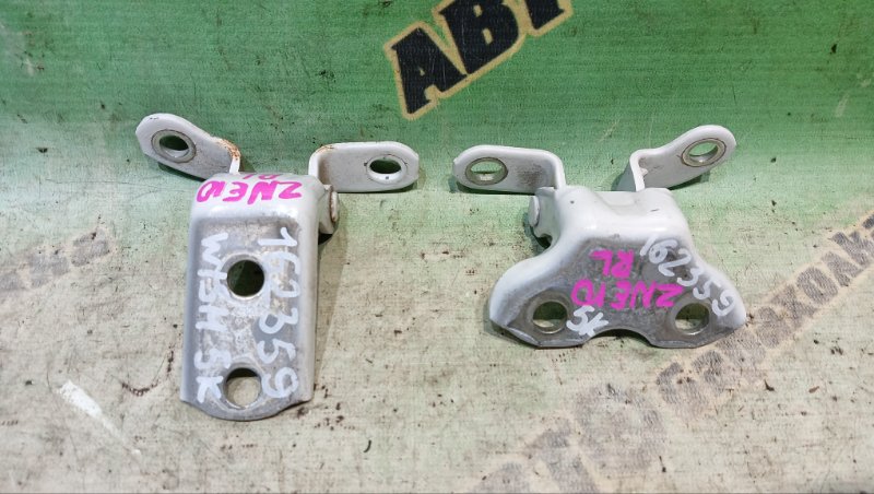 Петля дверная TOYOTA WISH ZNE10 задняя левая (б/у)