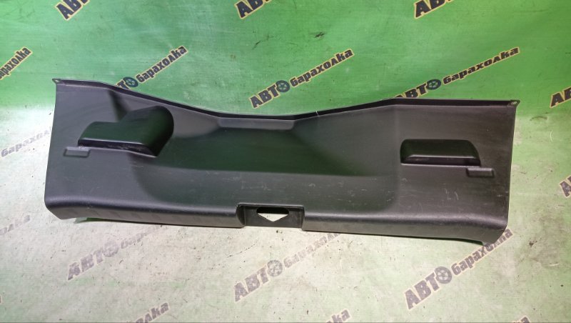 Накладка замка багажника SUZUKI SWIFT ZC72S K12B 2010 (б/у)