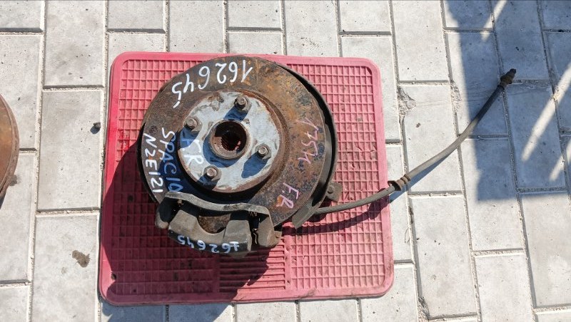 Ступица TOYOTA COROLLA SPACIO NZE121 1NZ-FE 2002 передняя правая (б/у)