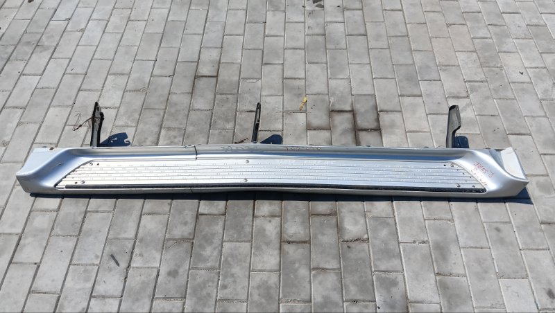 Подножка TOYOTA HILUX SURF RZN185 правая (б/у)