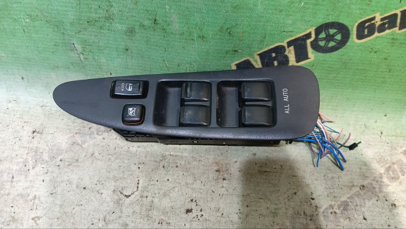 Пульт стеклоподъемника TOYOTA ALPHARD MNH10 передний правый (б/у)