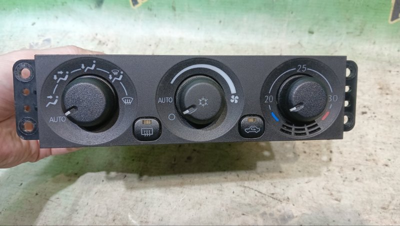 Климат-контроль MITSUBISHI CHARIOT GRANDIS N86W 6G72 1999 (б/у)