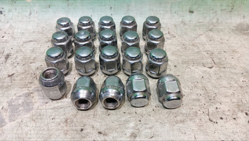 Гайка на колесо MITSUBISHI CHARIOT GRANDIS N86W 6G72 1999 (б/у)