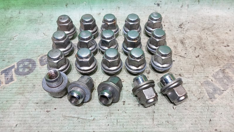 Гайка на колесо TOYOTA ISIS ZNM10 1ZZ-FE 2008 (б/у)