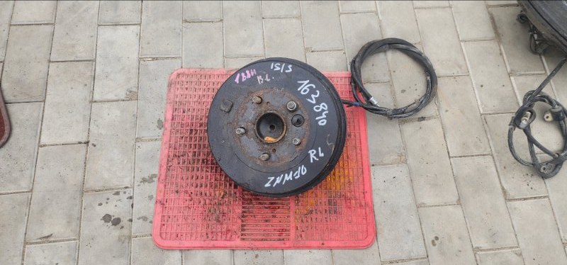 Ступица TOYOTA ISIS ZNM10 1ZZ-FE 2006 задняя левая (б/у)