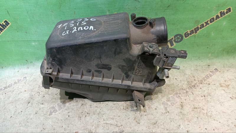 Корпус воздушного фильтра TOYOTA ISIS ZNM10 1ZZ-FE 2006 (б/у)