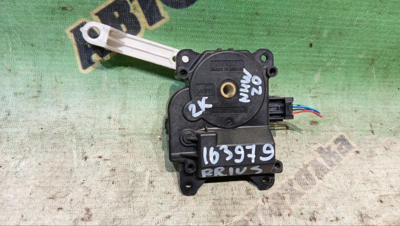 Сервопривод заслонок печки TOYOTA PRIUS NHW20 (б/у)