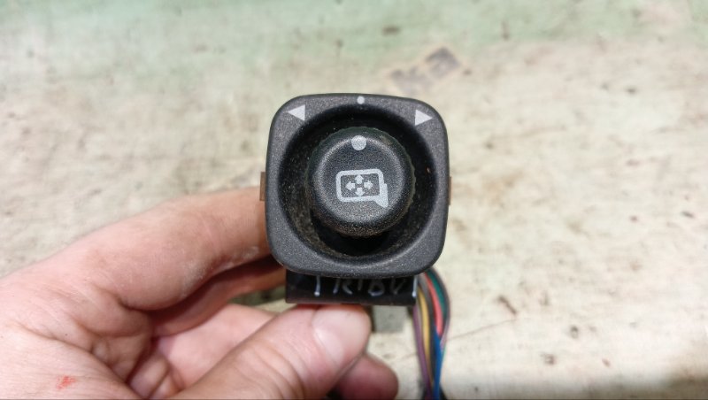 КНОПКА РЕГУЛИРОВКИ ЗЕРКАЛ MAZDA TRIBUTE EP3W L3 2003 (б/у)