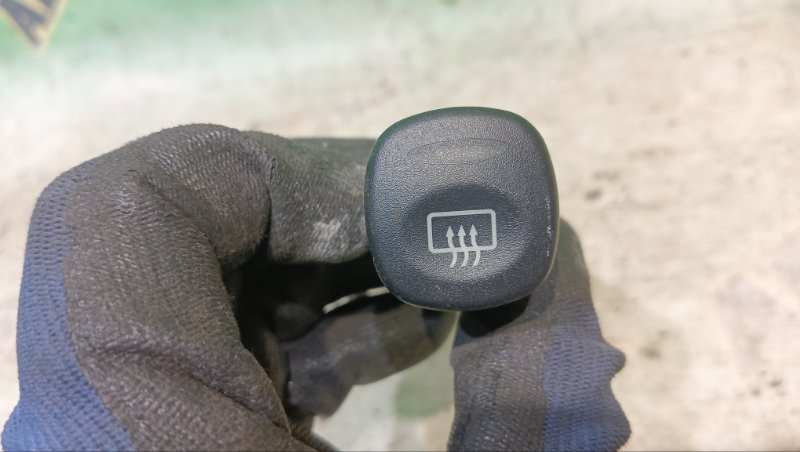 КНОПКА ОБОГРЕВА ЗАДНЕГО СТЕКЛА MAZDA TRIBUTE EP3W L3 2003 (б/у)