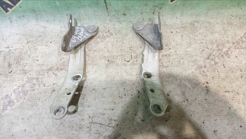 Петля капота TOYOTA CROWN MAJESTA JZS155 2JZ-GE 1996 (б/у)