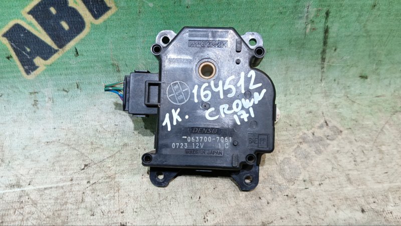 Сервопривод заслонок печки TOYOTA CROWN JZS171 1JZ-GE 2001 (б/у)
