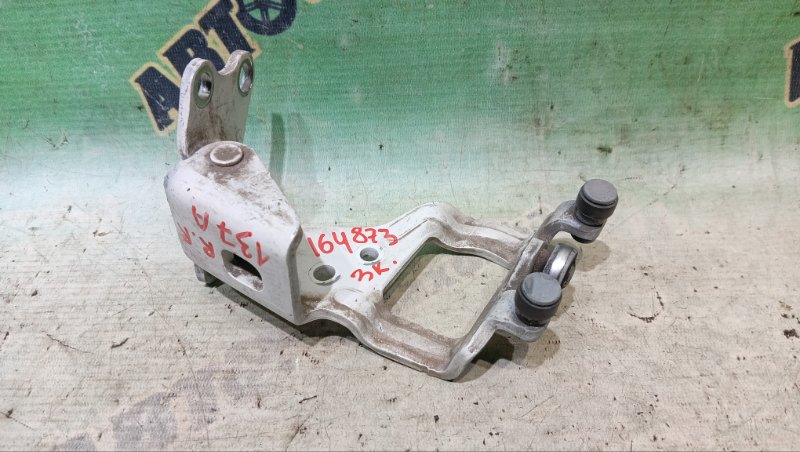 Ролик раздвижной двери TOYOTA ISIS ZNM10 1ZZ-FE 2006 (б/у)
