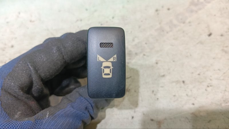 Кнопка парктроника TOYOTA PROGRES JCG11 2JZ-FSE 2005 (б/у)