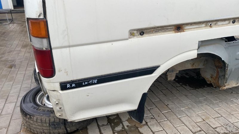 МОЛДИНГ НА КУЗОВ TOYOTA HIACE LH186 5L 2003 задний правый (б/у)