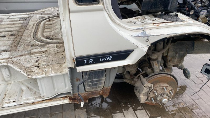 МОЛДИНГ НА КУЗОВ TOYOTA HIACE LH186 5L 2003 передний правый (б/у)